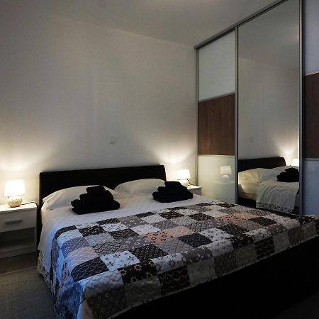 Deluxe Apartment Joia With Balcony On The Beach Bacvice, Free Parking, Old Town, Near Ferry Port Спліт Екстер'єр фото