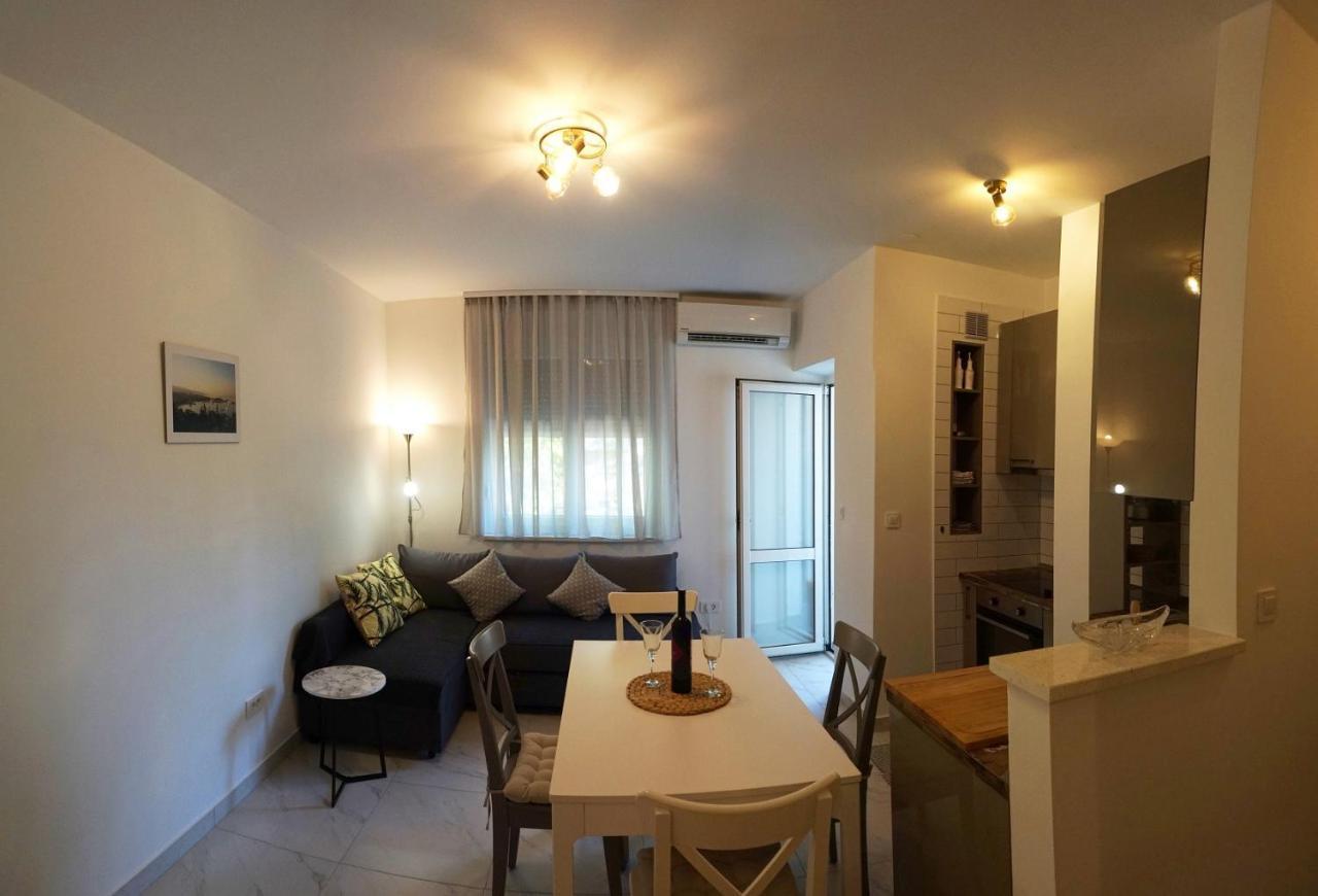 Deluxe Apartment Joia With Balcony On The Beach Bacvice, Free Parking, Old Town, Near Ferry Port Спліт Екстер'єр фото